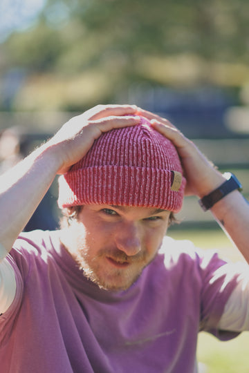 Dock Toque / Scarlet Red